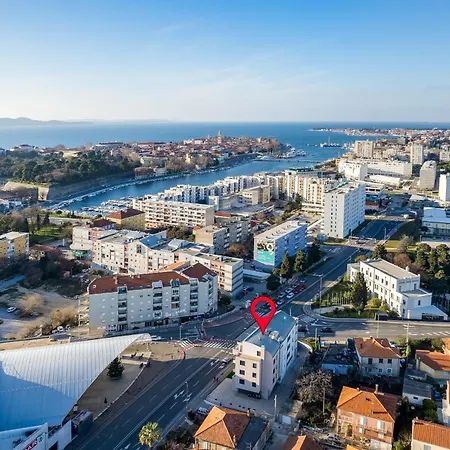 Tres Fenestras Zadar - Private Parking Apartman Kültér fotó